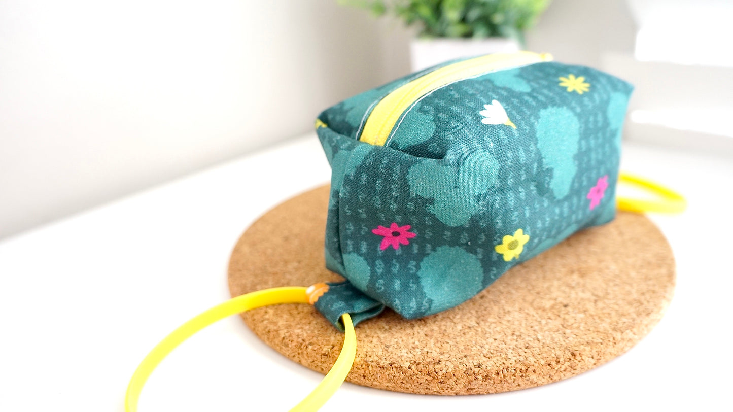 [Teal Afros and Puffs] Tumbler Zipper Pouch