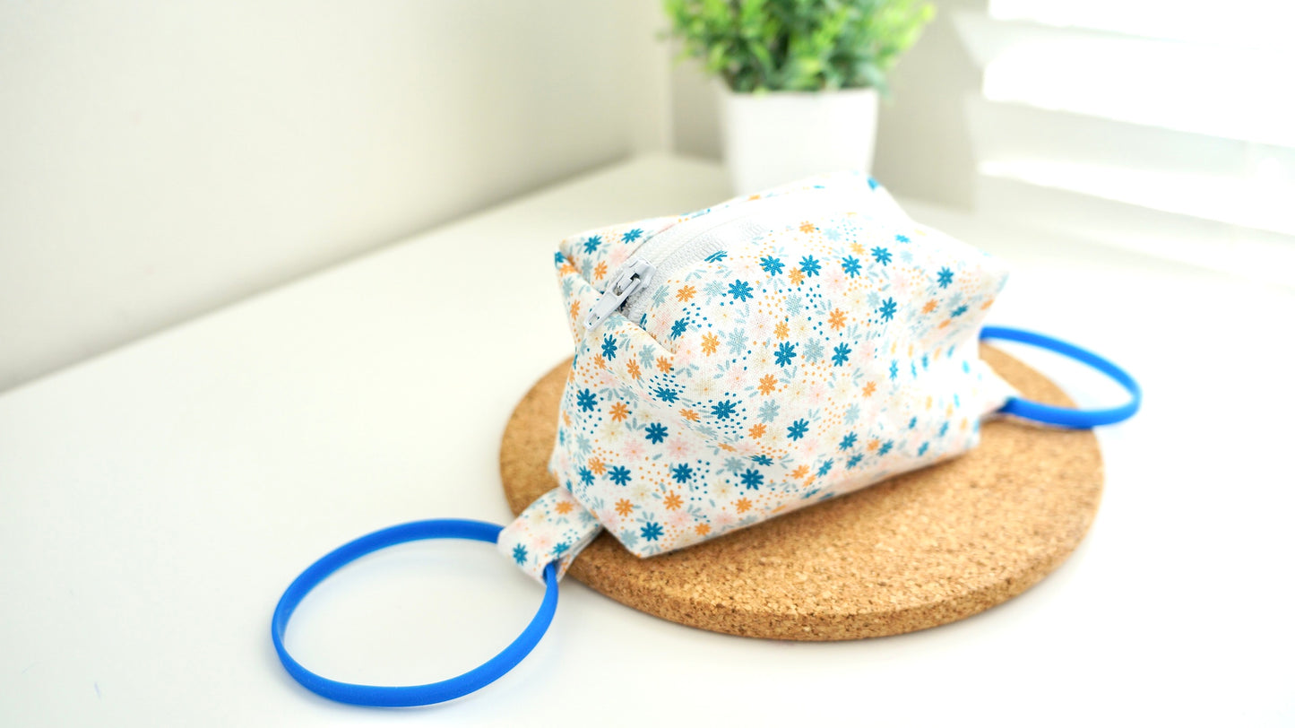 [Blue/Yellow Flowers] Tumbler Zipper Pouch